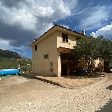Villa Marras กัลเตลลิ ภายนอก รูปภาพ