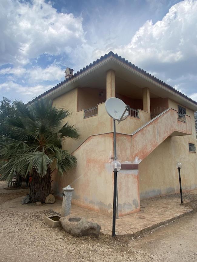 Villa Marras กัลเตลลิ ภายนอก รูปภาพ